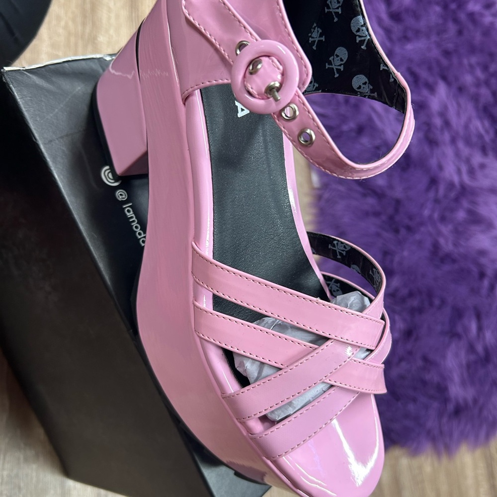 Moda Pink Platform Sandals - Picture 2 of 8
